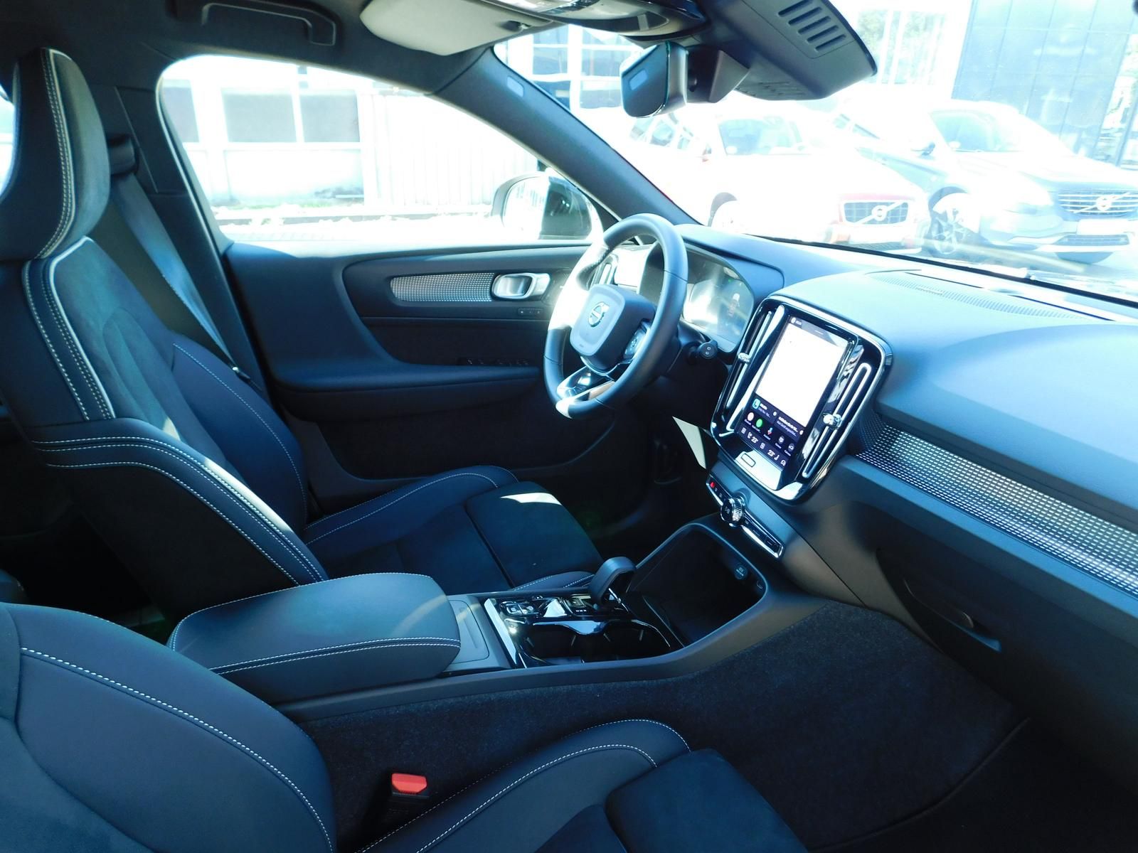 Fahrzeugabbildung Volvo XC40 B3 Plus Black-Editon
