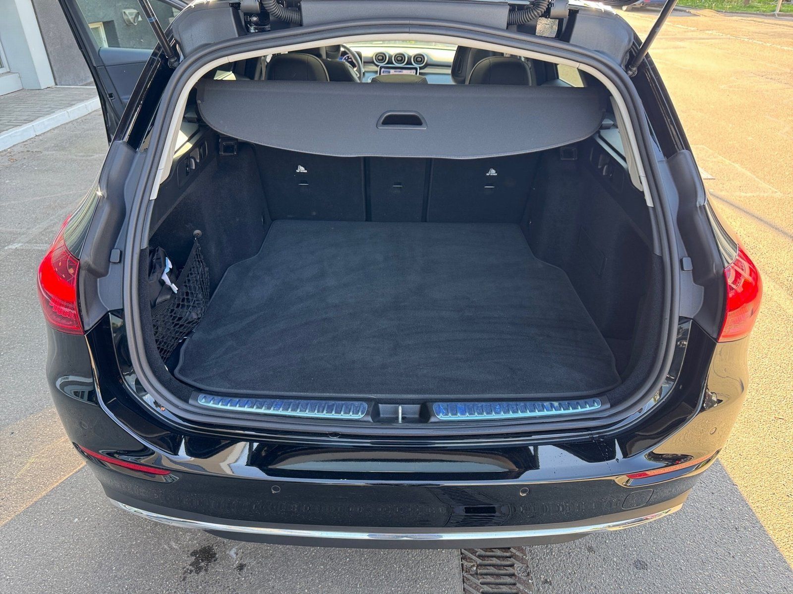 Fahrzeugabbildung Mercedes-Benz C 200 T Avantgarde*AHK*Pano*STDHZG*Kamera*ELD