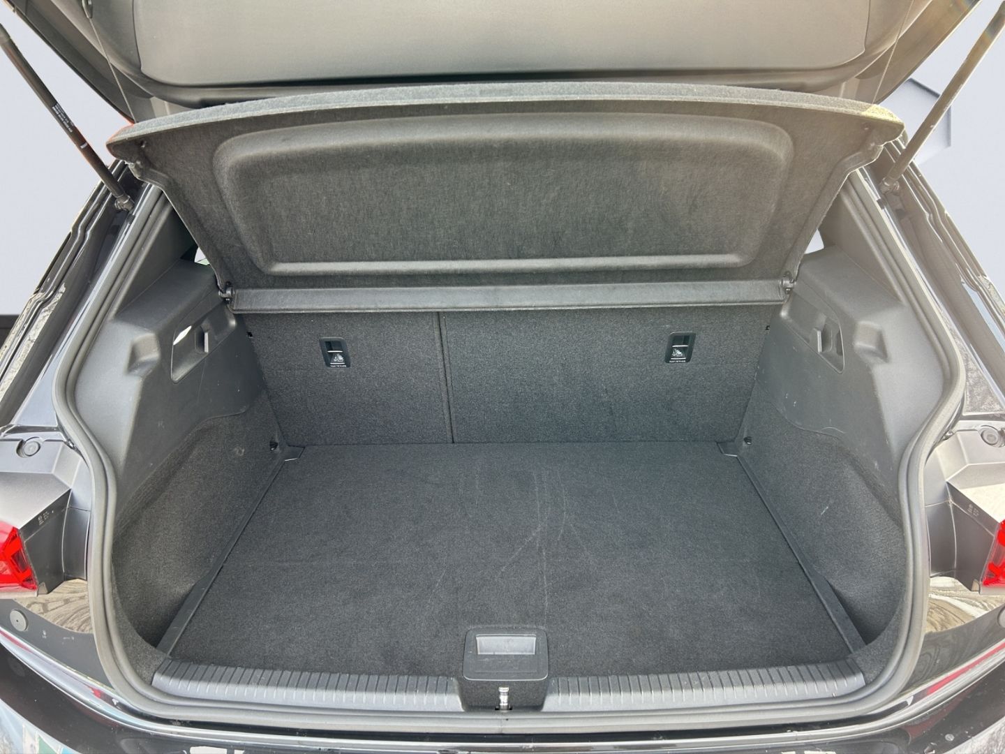 Born 150kW LED HuD GJR ACC 360°Kamera ParkLenkAs