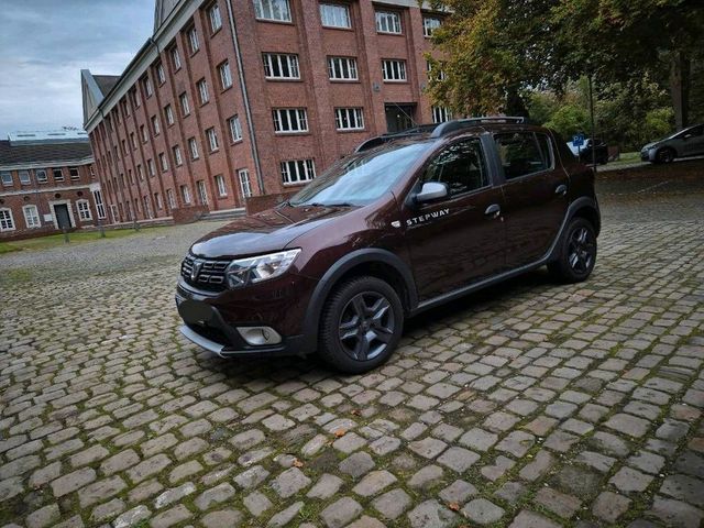 Dacia Sandero Stepway Celebration 2017