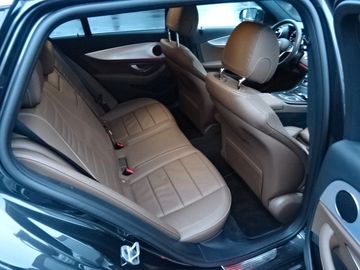 Mercedes E 200 - 11