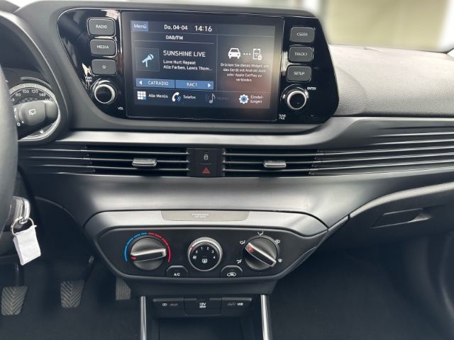 Fahrzeugabbildung Hyundai BAYON 1.2 MPI 85HP Klimaanlage Radio Lichtsensor