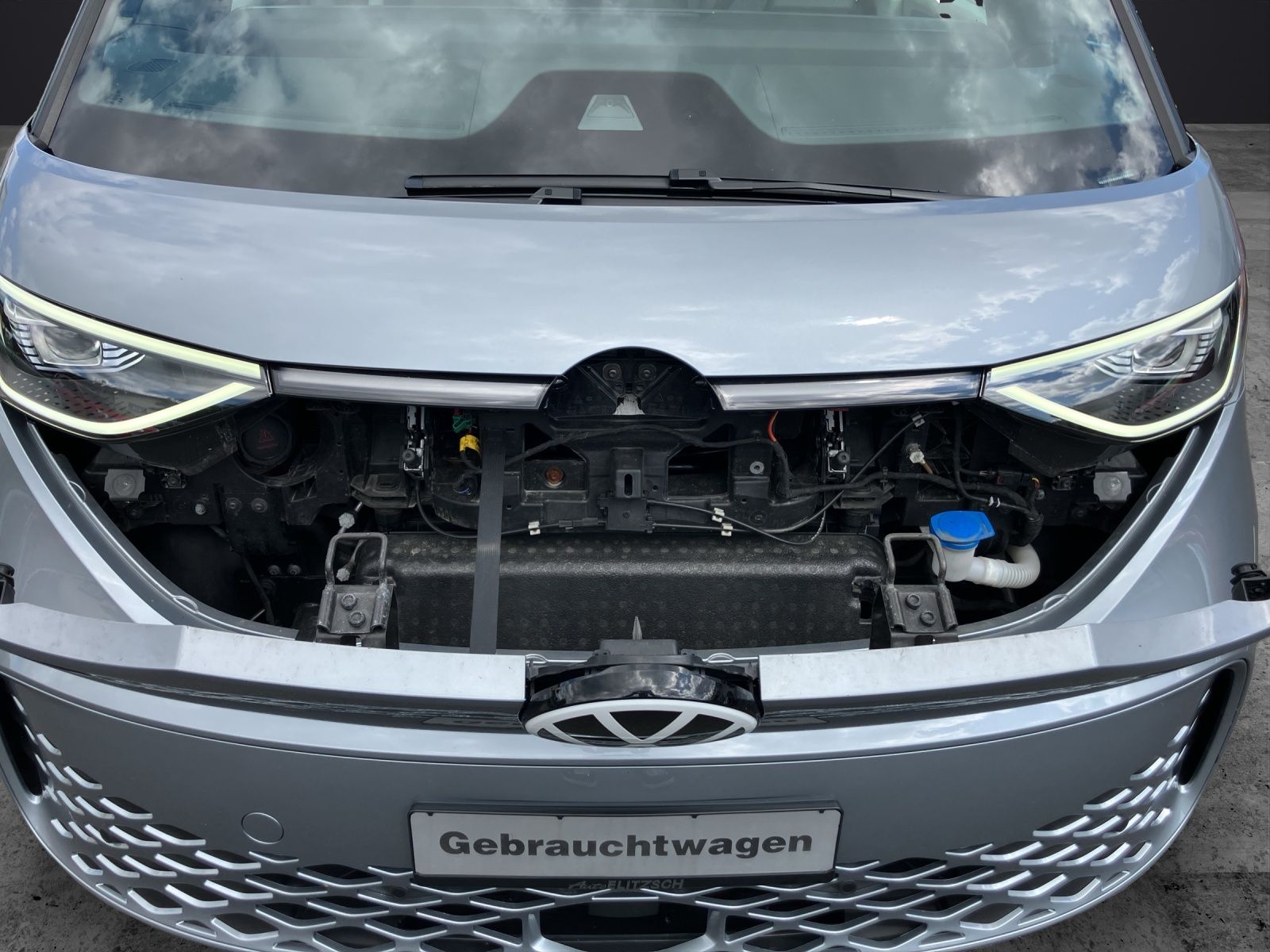 Fahrzeugabbildung Volkswagen ID.Buzz Pro Matrix AHK Navi ACC