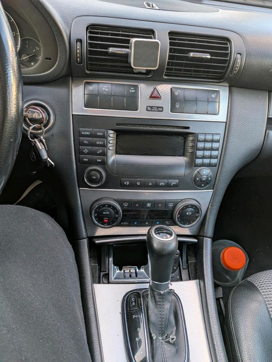 Mercedes-Benz C180 2005 — photo 8