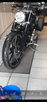Harley-Davidson Breakout - gebrauchte Motorräder in Aachen