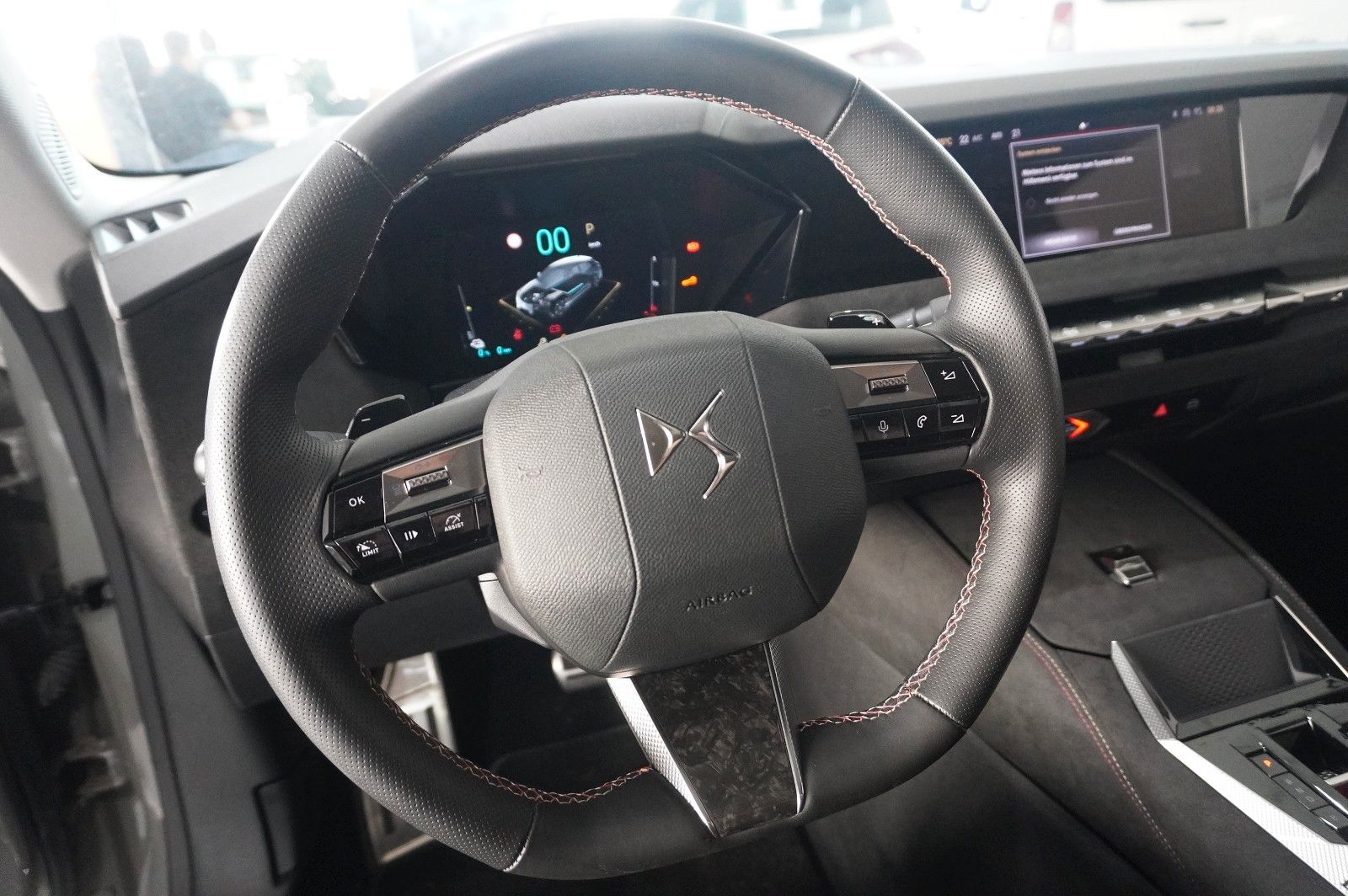 Fahrzeugabbildung DS Automobiles DS4 DS 4 E-Tense PERFORM. LINE PHEV NAVI/LED/DAB
