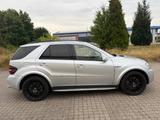 Mercedes-Benz ML 63 AMG 4MATIC AMG - Mercedes-Benz 63 AMG aus dem Jahr 2007