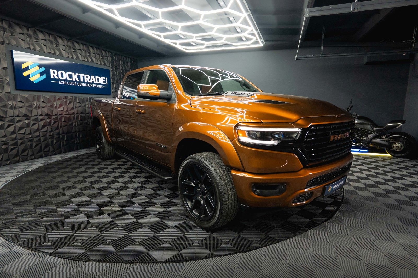 Fahrzeugabbildung Dodge RAM 5.7 V8 HEMI 4x4 COPPERHEAD Offroad LONGBED