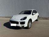 Porsche Cayenne S E-Hybrid S - Porsche Cayenne mit Hybrid-Antrieb: Geländewagen