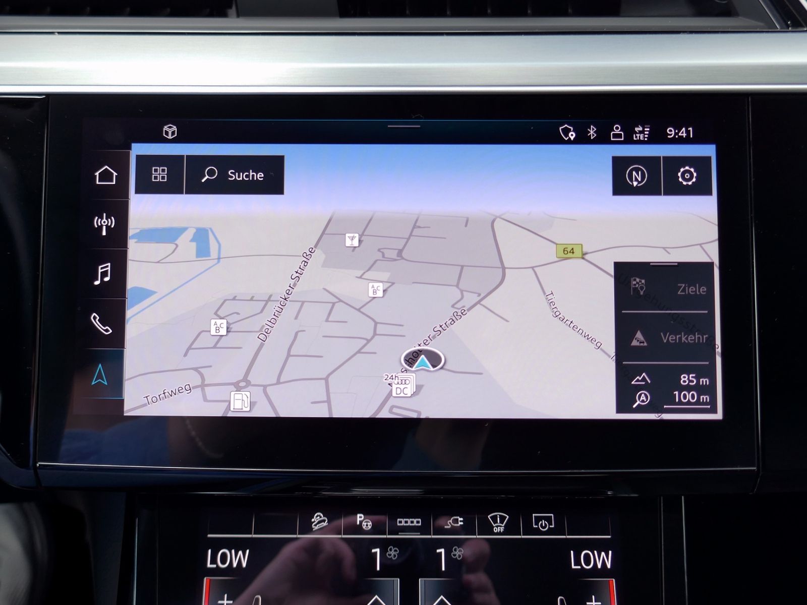 Fahrzeugabbildung Audi e-tron advanced 55 quattro 300kW | LED RFK CCS