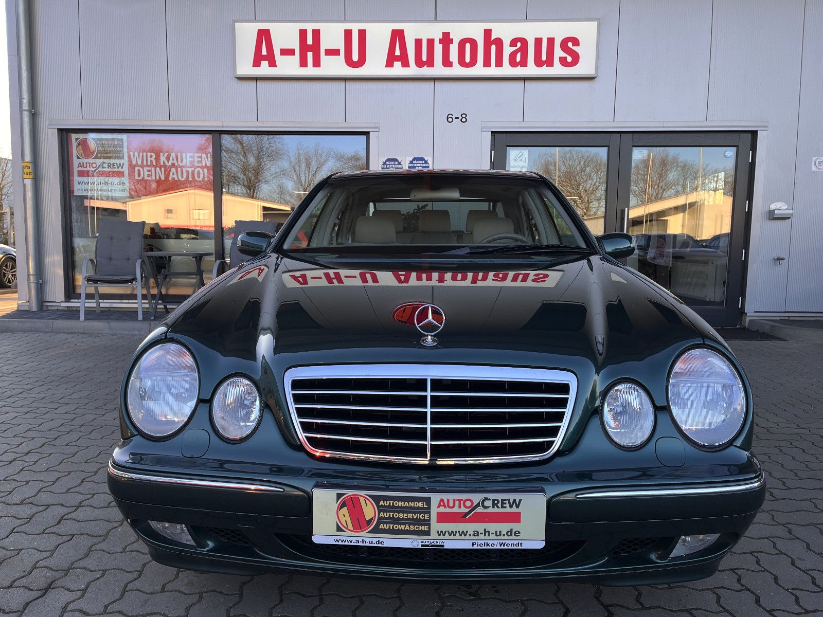 Fahrzeugabbildung Mercedes-Benz E 240 ELEGANCE