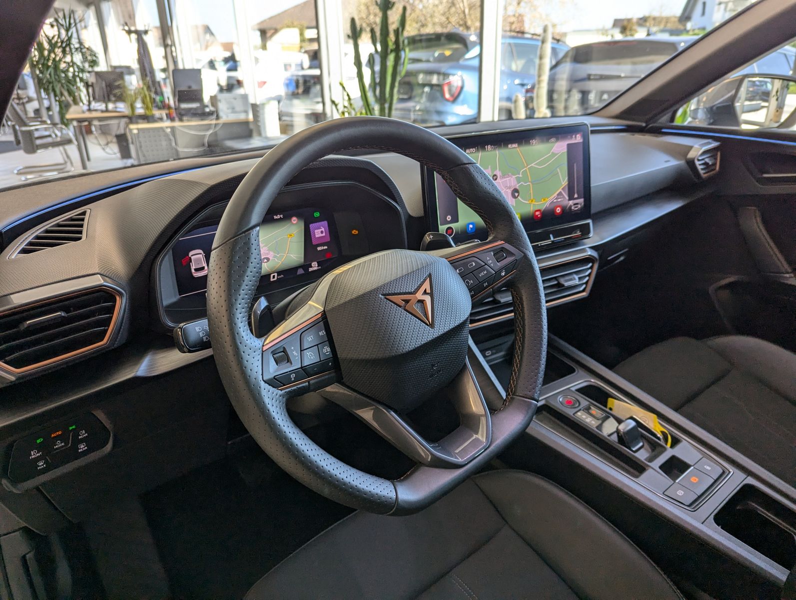 Fahrzeugabbildung CUPRA Leon 1.5 TSI DSG ACC Full-Link Matrix Navi Cam