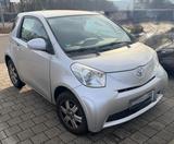 Toyota IQ 1,0-l-VVT-i - - Toyota IQ aus 2011