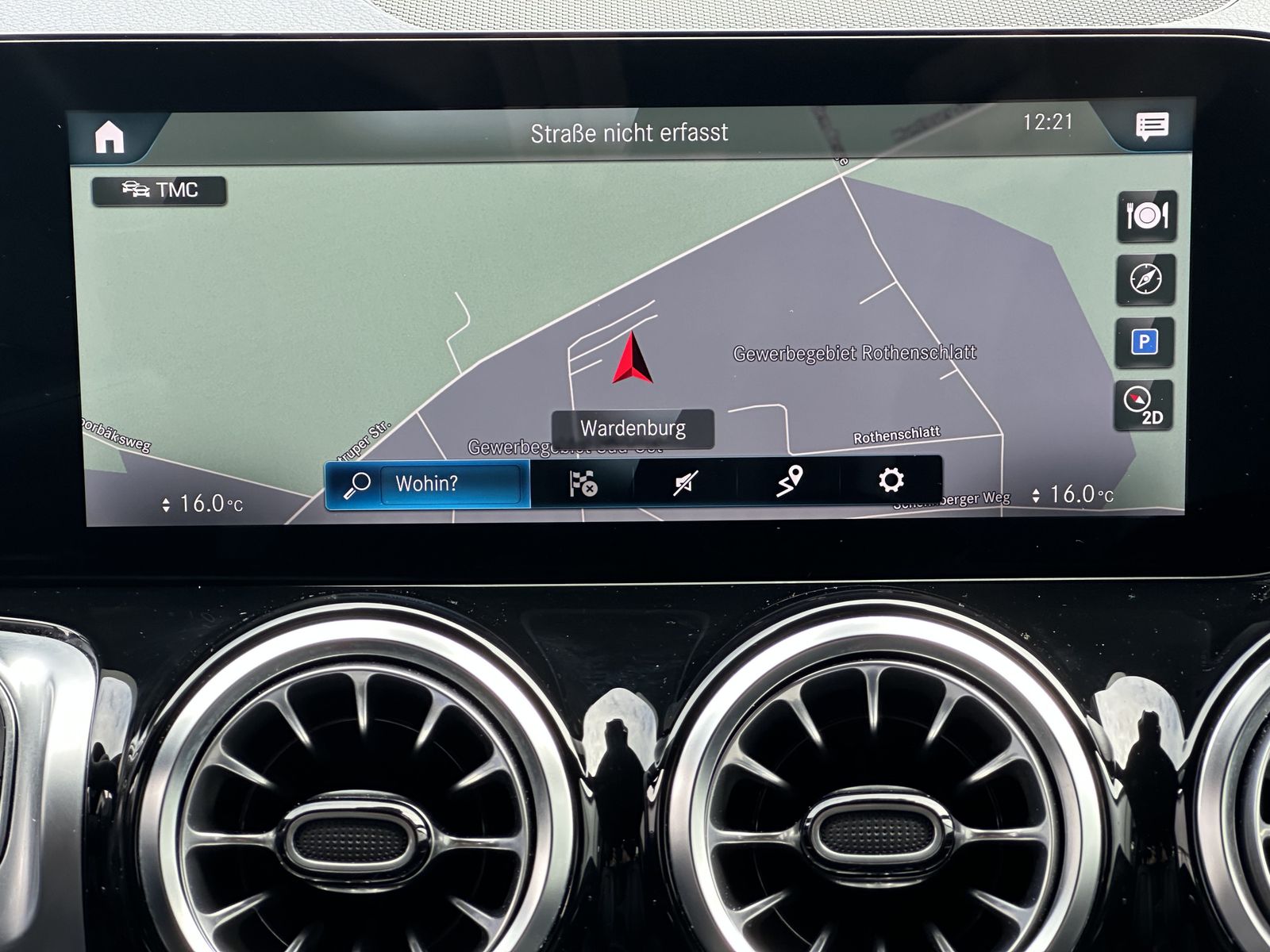 Fahrzeugabbildung Mercedes-Benz GLB 220d Progressive NAV+LED+AHK+DISTRONIC+KAM