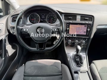 Volkswagen Golf - 11