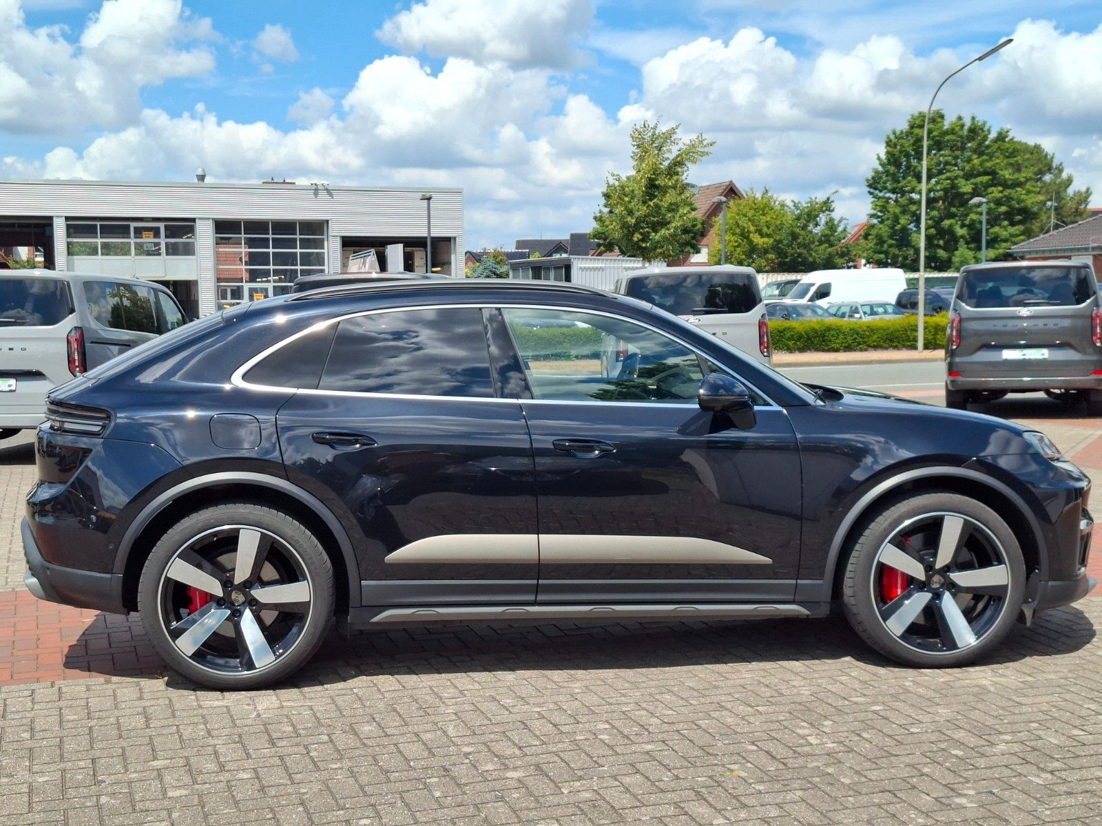 Porsche Macan E Turbo Burmester Sitzlüftung  HA-Lenkung foto 23