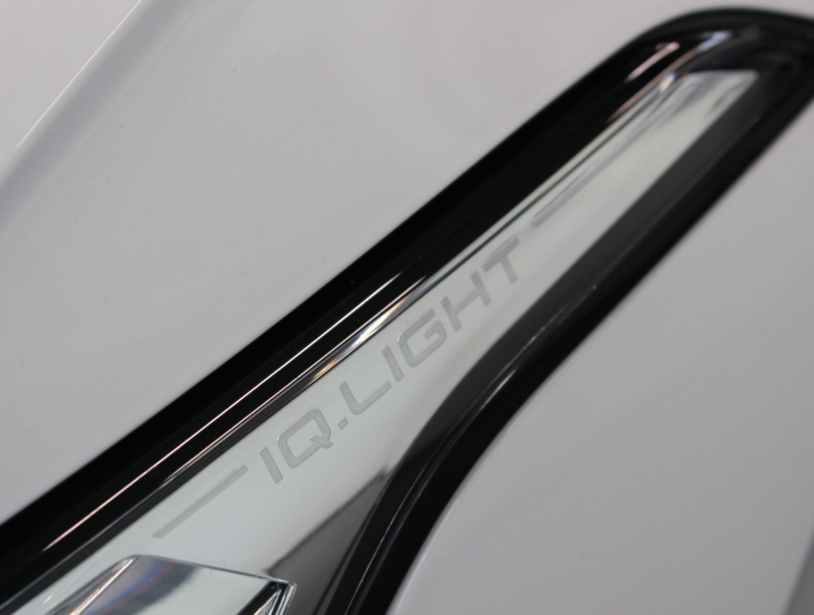 Fahrzeugabbildung Volkswagen Tiguan R-Line 4Motion 2.0 TDI*HUD*Matrix*e.AHK
