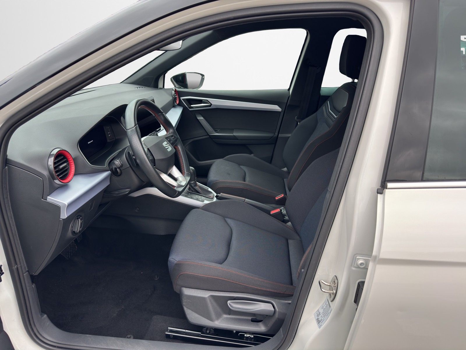 SEAT Arona 1.0 TSI FR DSG / LED / NAVI / ACC / KAMERA - Image 9