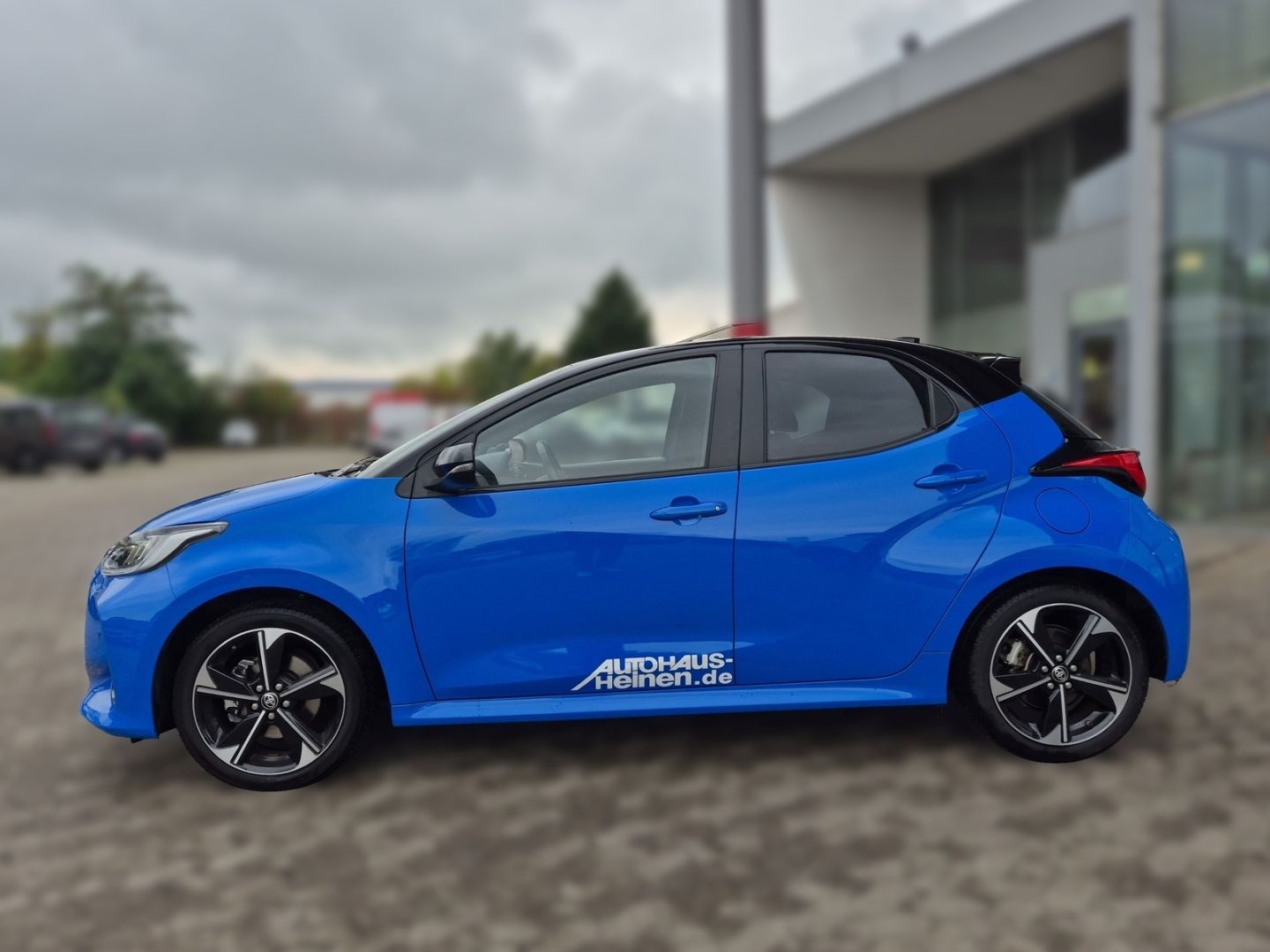 Fahrzeugabbildung Toyota Yaris Hybrid Premiere Edition 1.5 Dual-VVT-iE EU