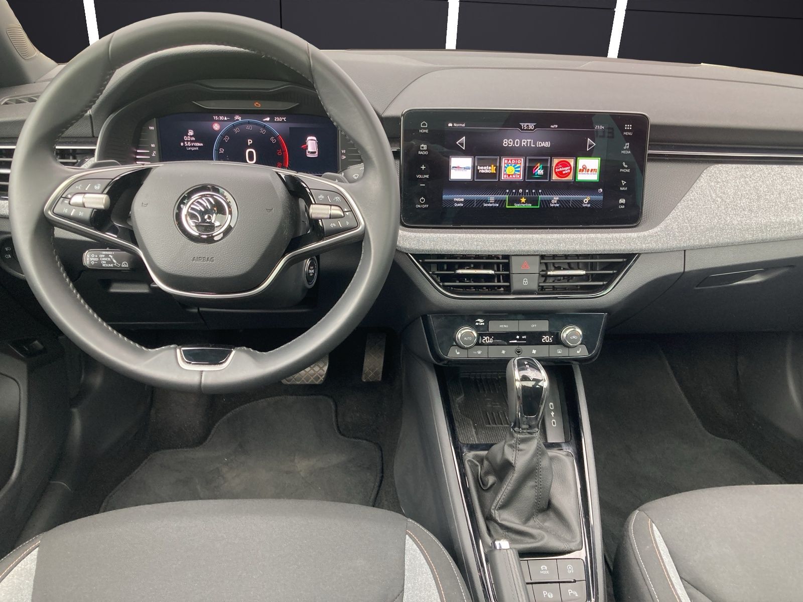 Fahrzeugabbildung SKODA Kamiq TSI Selection DSG Matrix Navi Pano AID ACC