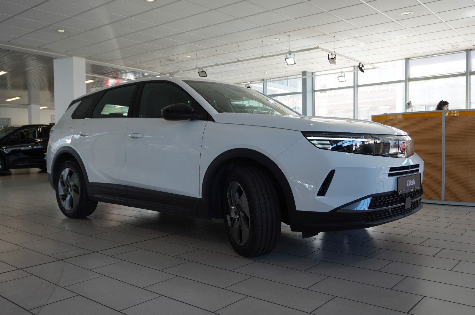 Fahrzeugabbildung Opel Grandland 1.2 48V HYBRID EDIT. NAVI/LED/KAMERA