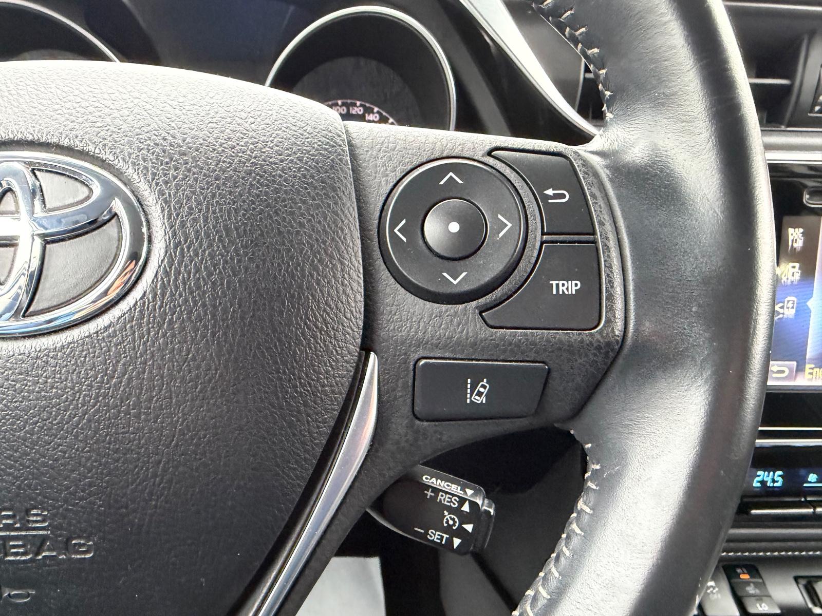 Toyota Auris 1.8 Hybrid Team D*AUTOMATIK*KAM*ALCANTARA*