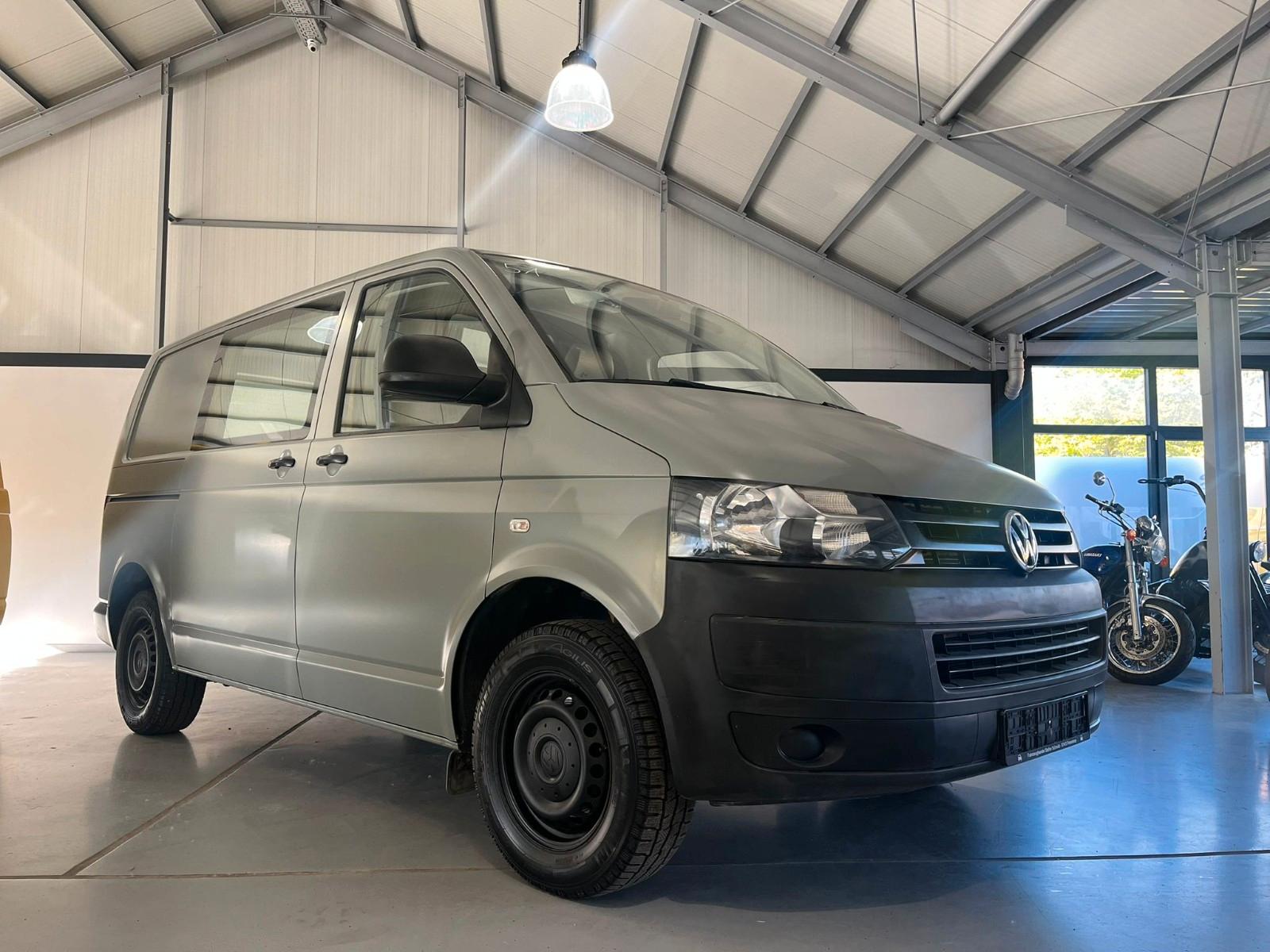 Volkswagen T5 Transporter 2.0 TDI   /Camper /Bulli/TÜV neu