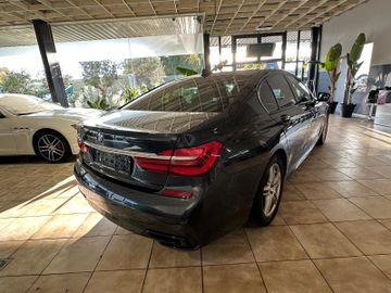 BMW 750 - 7