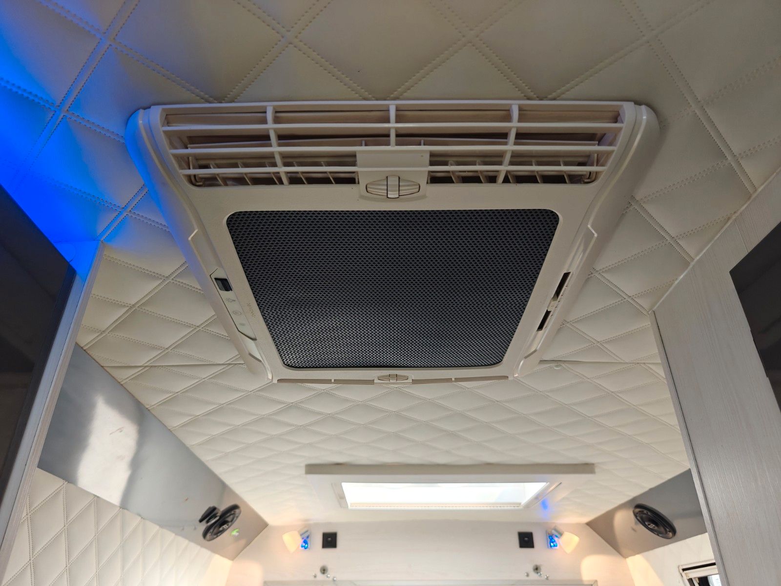 Fahrzeugabbildung Andere VR Motorhomes Pitanti 747 - Motorrad Transport -