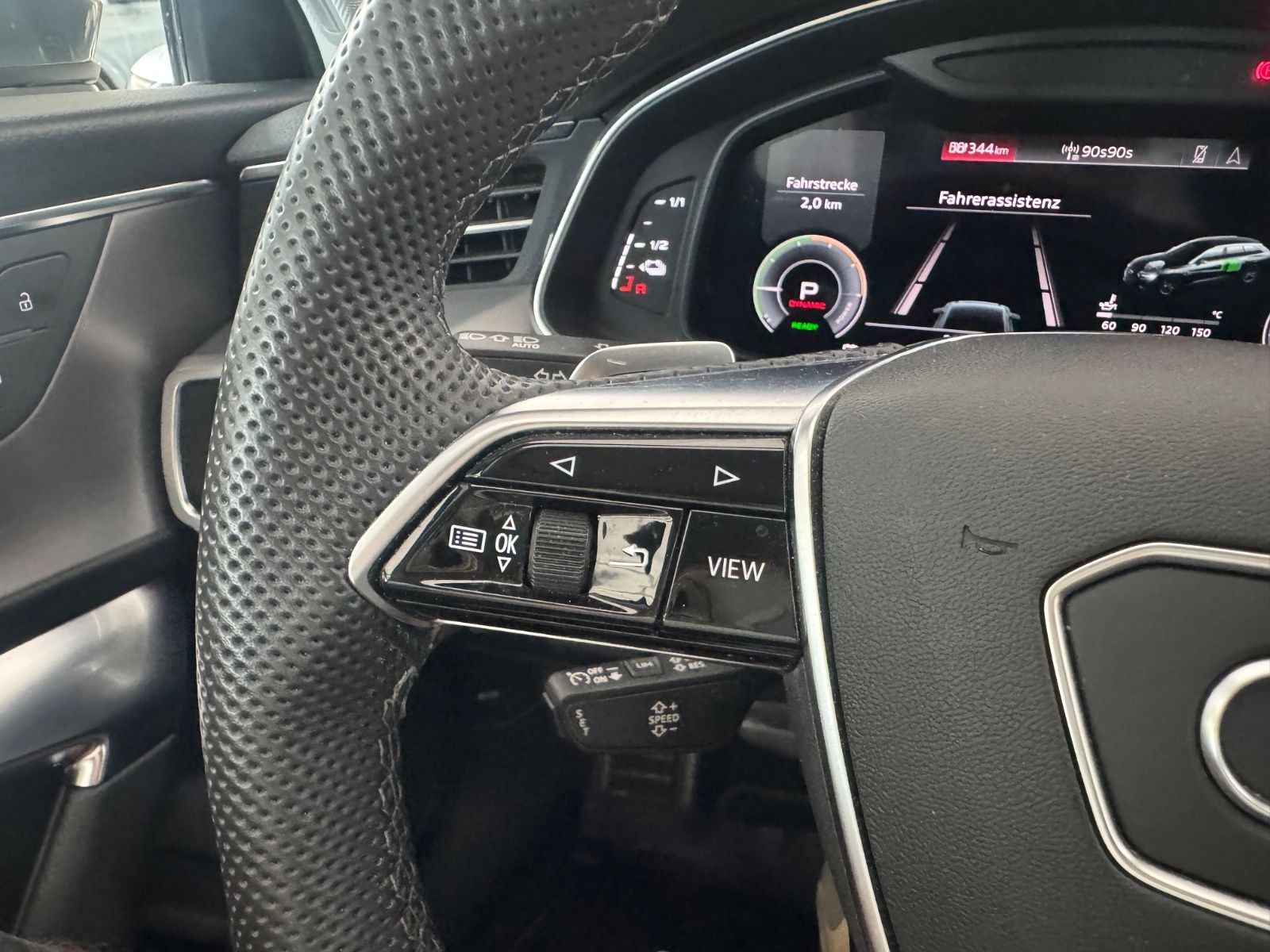 Fahrzeugabbildung Audi A6 55 TFSI e quattro/S-Line/HUD/LED/TeiLeder/360