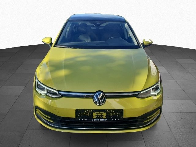 Fahrzeugabbildung Volkswagen Golf VIII STYLE 1,5 eTSI PANO STHG HARMAN KARDON