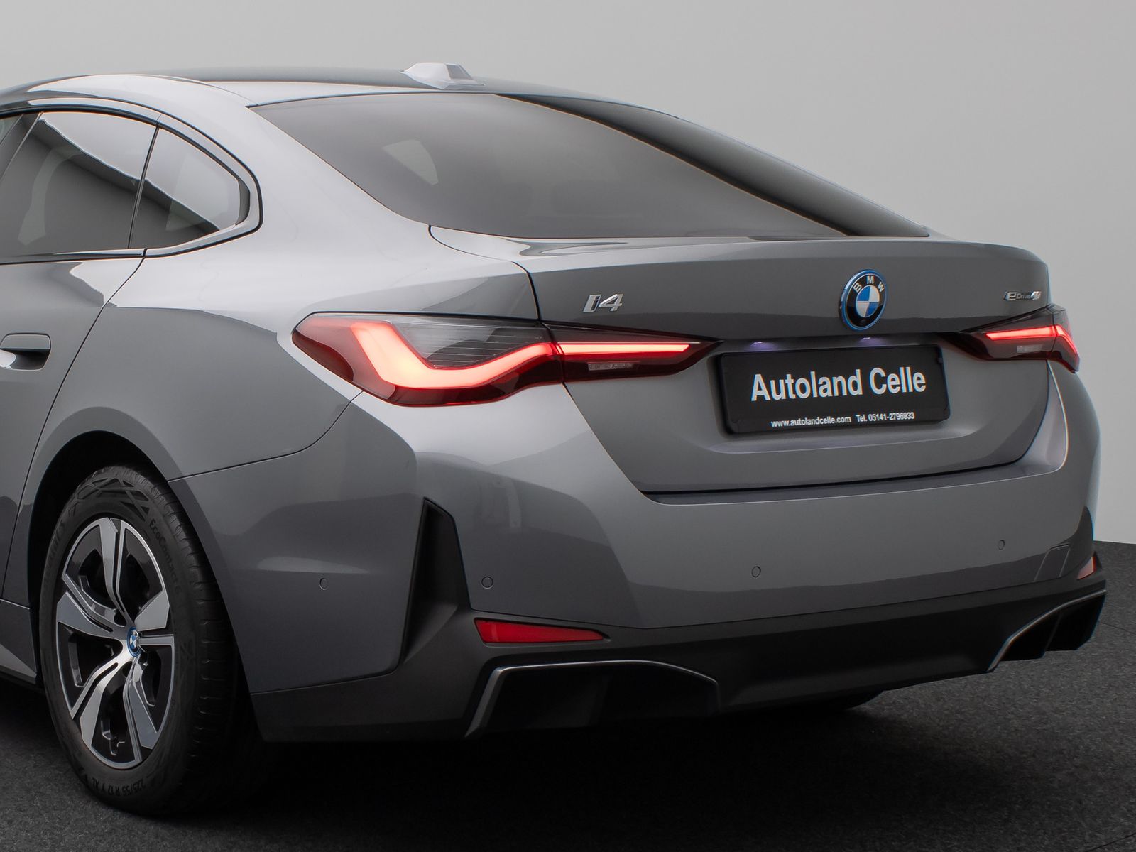 Fahrzeugabbildung BMW i4 eD40 Gran Coupé Kamera DAB H/K PDC Sport