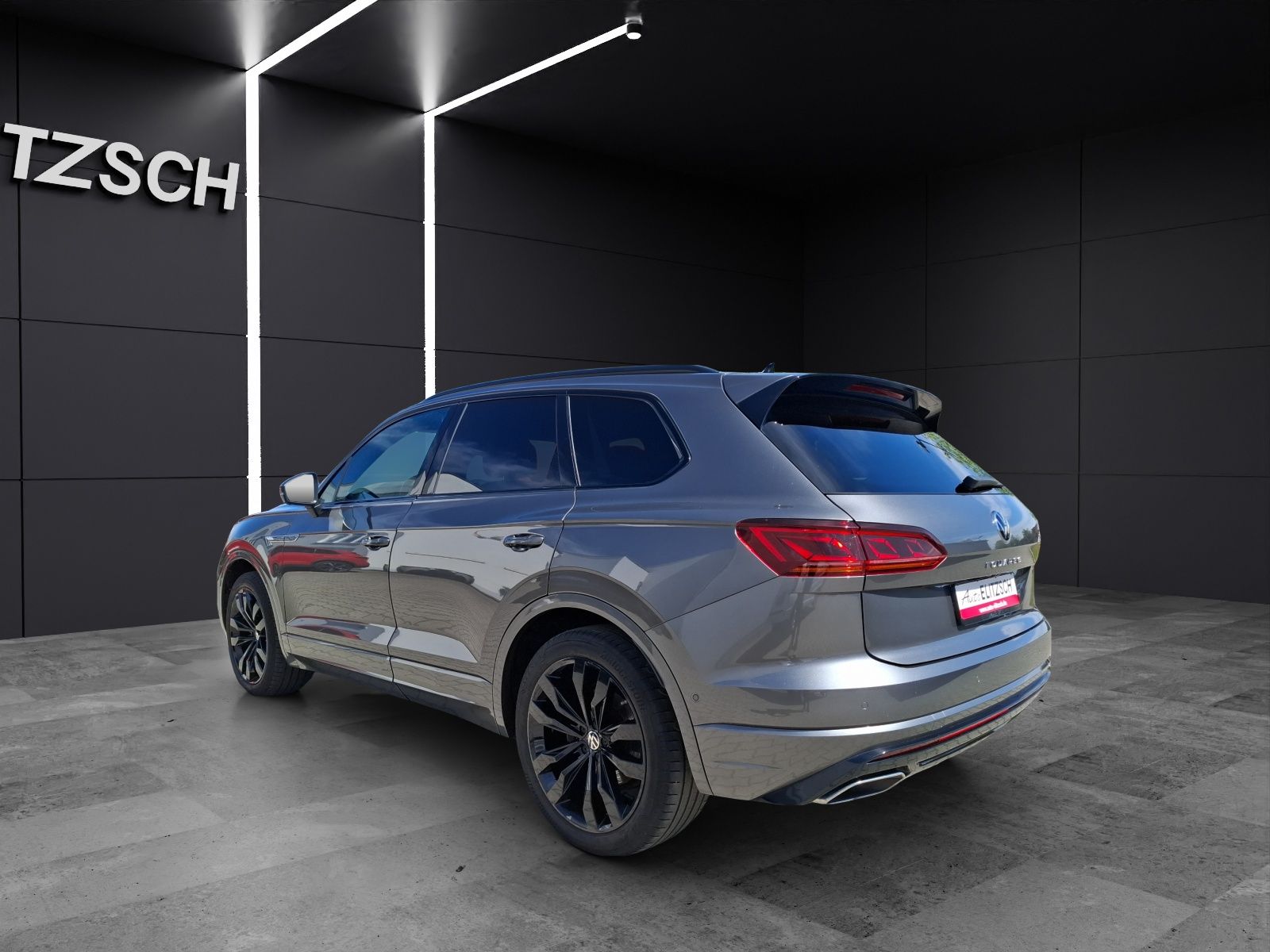 Fahrzeugabbildung Volkswagen Touareg TDI Elegance DSG 4M R-Line Matrix AHK Pa