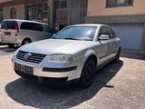 Volkswagen Passat Lim. Basis *Renterfahrzeug 2. Hand!* - Volkswagen Passat aus 2000
