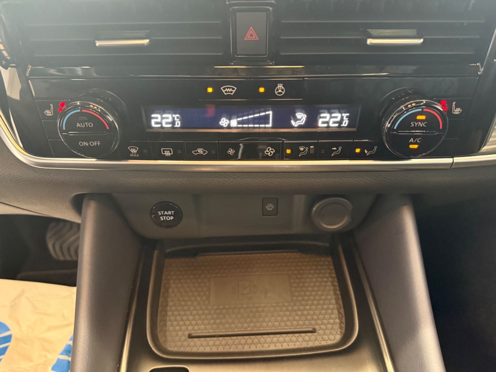 Fahrzeugabbildung Nissan Qashqai Tekna+ e-Power, 360° Kamera, Navi, WP,