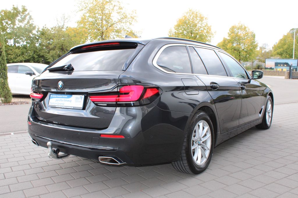 BMW 520d xDrive Touring AUT LED AHK NAVI LEDER LIVE