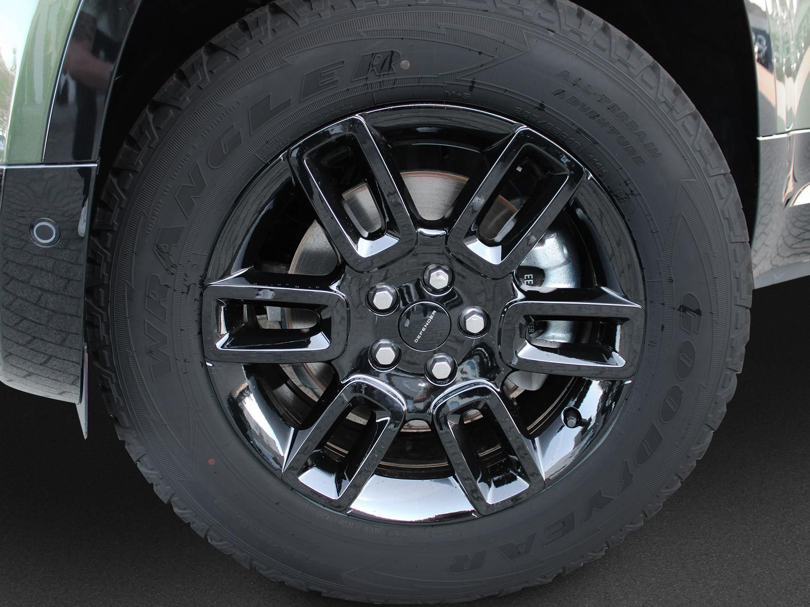 Fahrzeugabbildung Land Rover Land Rover Defender D250 X-Dynamic SE