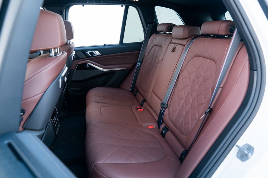 BMW X5 50e M SPORT PRO/ INNOVATION/ ICONIC GLOW BMW X5 50e M SPORT PRO/ INNOVATION/ ICONIC GLOW