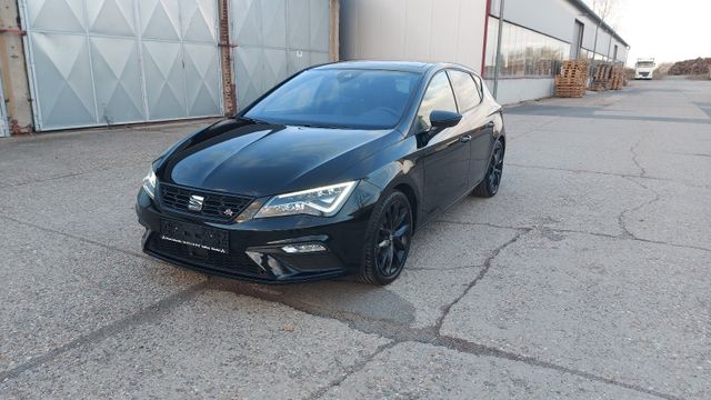 Seat Leon FR Black Matt Edition LED DAB Panorama 18"