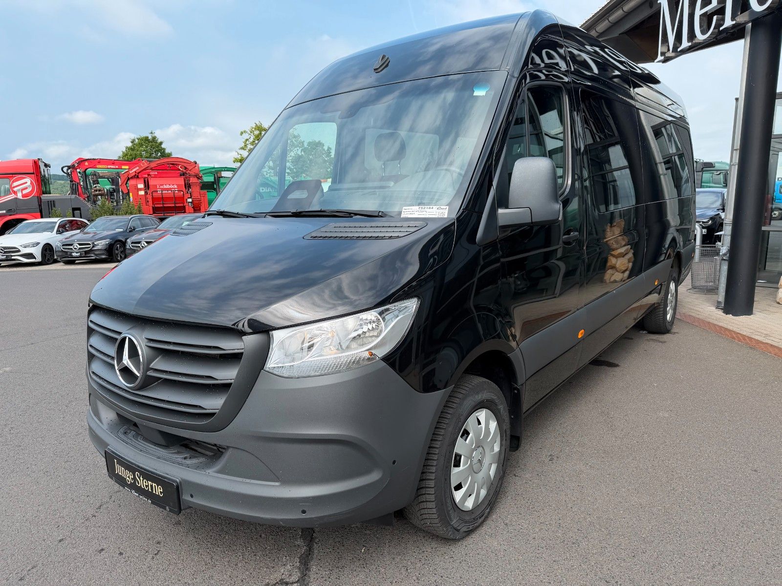 Fahrzeugabbildung Mercedes-Benz Sprinter 317 CDI 4325 Tourer Dachklima AHK