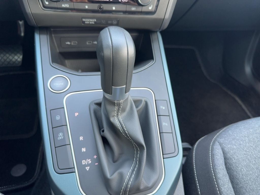 Fahrzeugabbildung SEAT Arona Xperience NAVI  RÜCKFAHRK. VOLL- LED