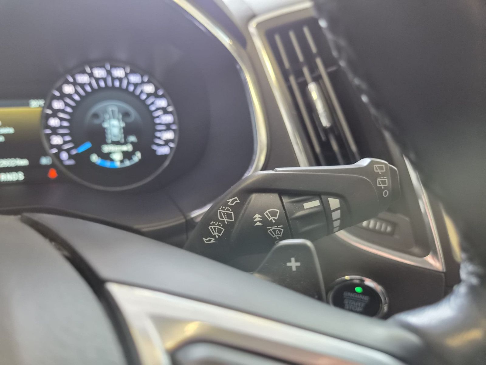 Fahrzeugabbildung Ford S-Max Titanium / 7 SITZE / SCHECKHEFT