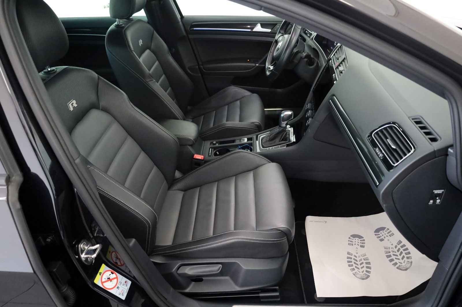 Fahrzeugabbildung Volkswagen Golf VII Variant R 4M Leder,Navi,LED,Kamera,ACC