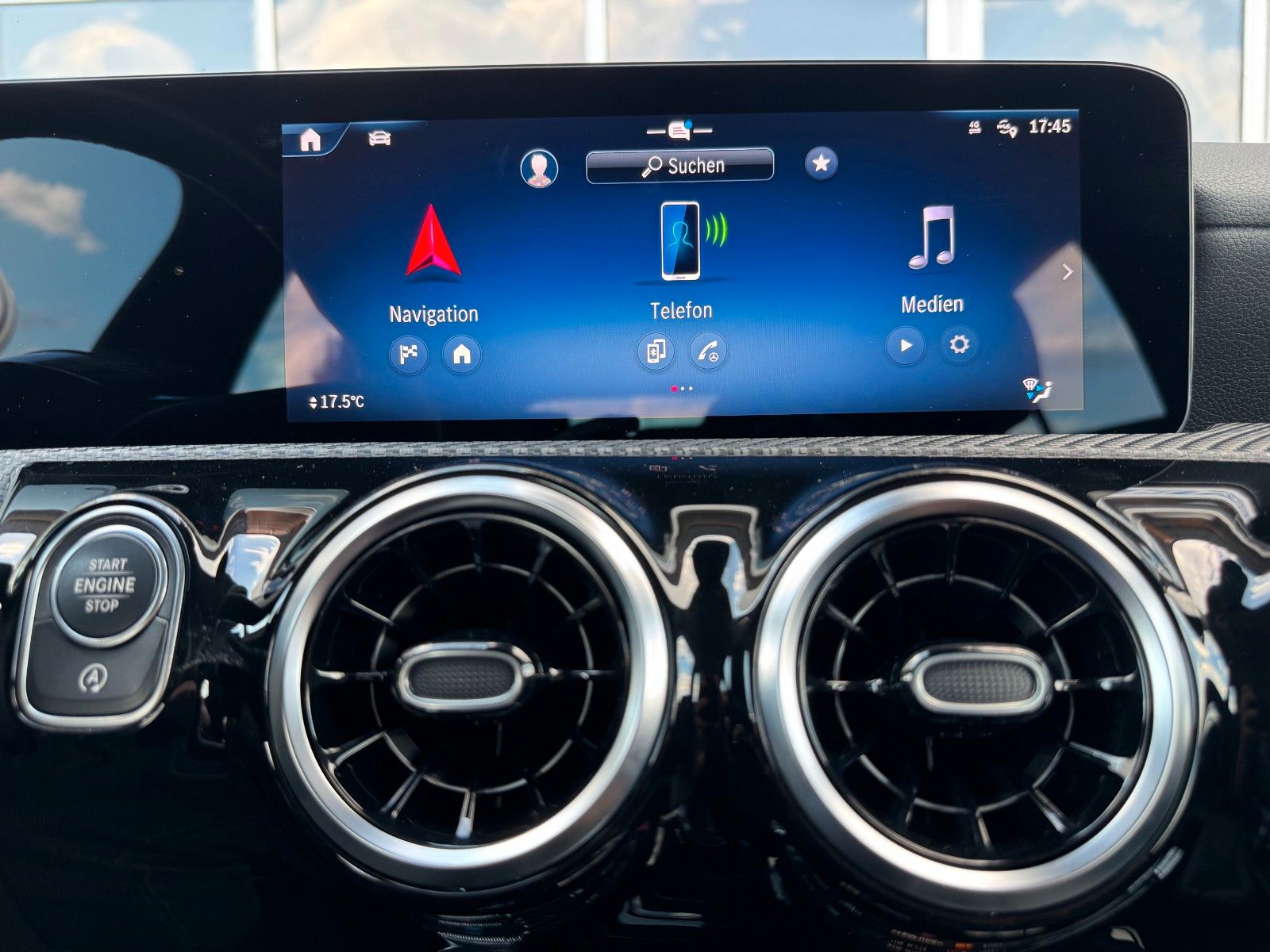Fahrzeugabbildung Mercedes-Benz CLA 180 SB Kamera+LED+CarPlay+Spur+DAB