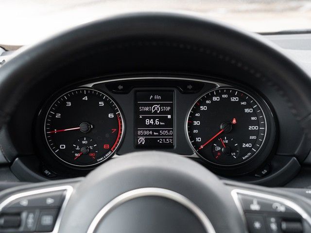 A1 Sportback 1.0 TFSI S line XENON+NAVI+17'