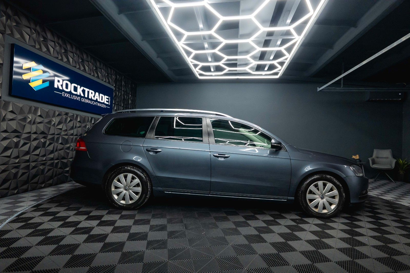 Fahrzeugabbildung Volkswagen Passat Variant 1.6 TDI Trendline BlueMotion TÜV