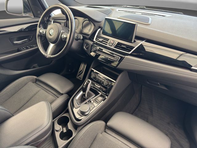 Fahrzeugabbildung BMW 220i Gran Tourer M Sport+7Sitz+Cam+ACC+HUD+H&K
