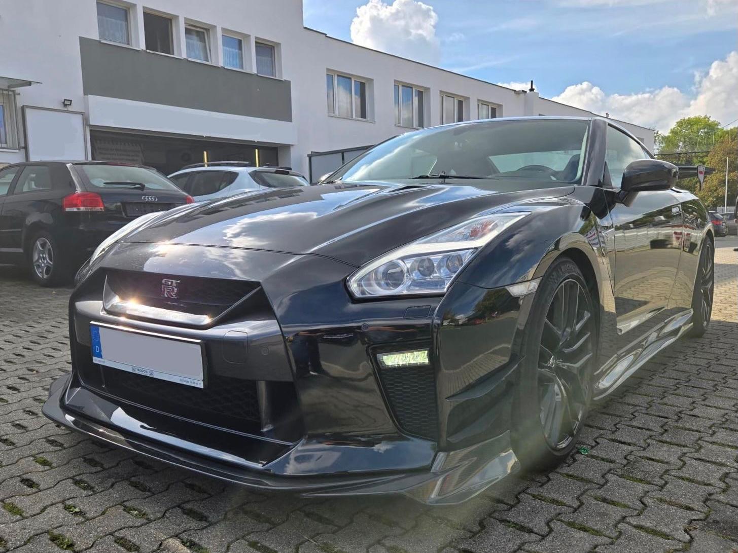 Nissan GT-R