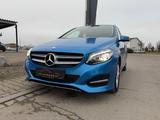 Mercedes-Benz B 180 /2.HAND/ EURO6/ LED/ GEPFLEGT - Mercedes-Benz B 180: Blau