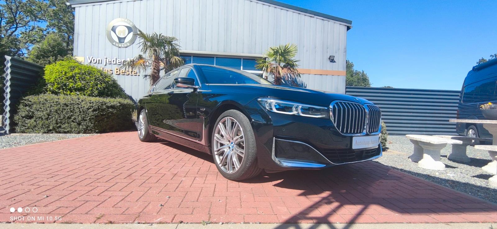 BMW 745 e L e  Hybrid Panorama Sky Lounge